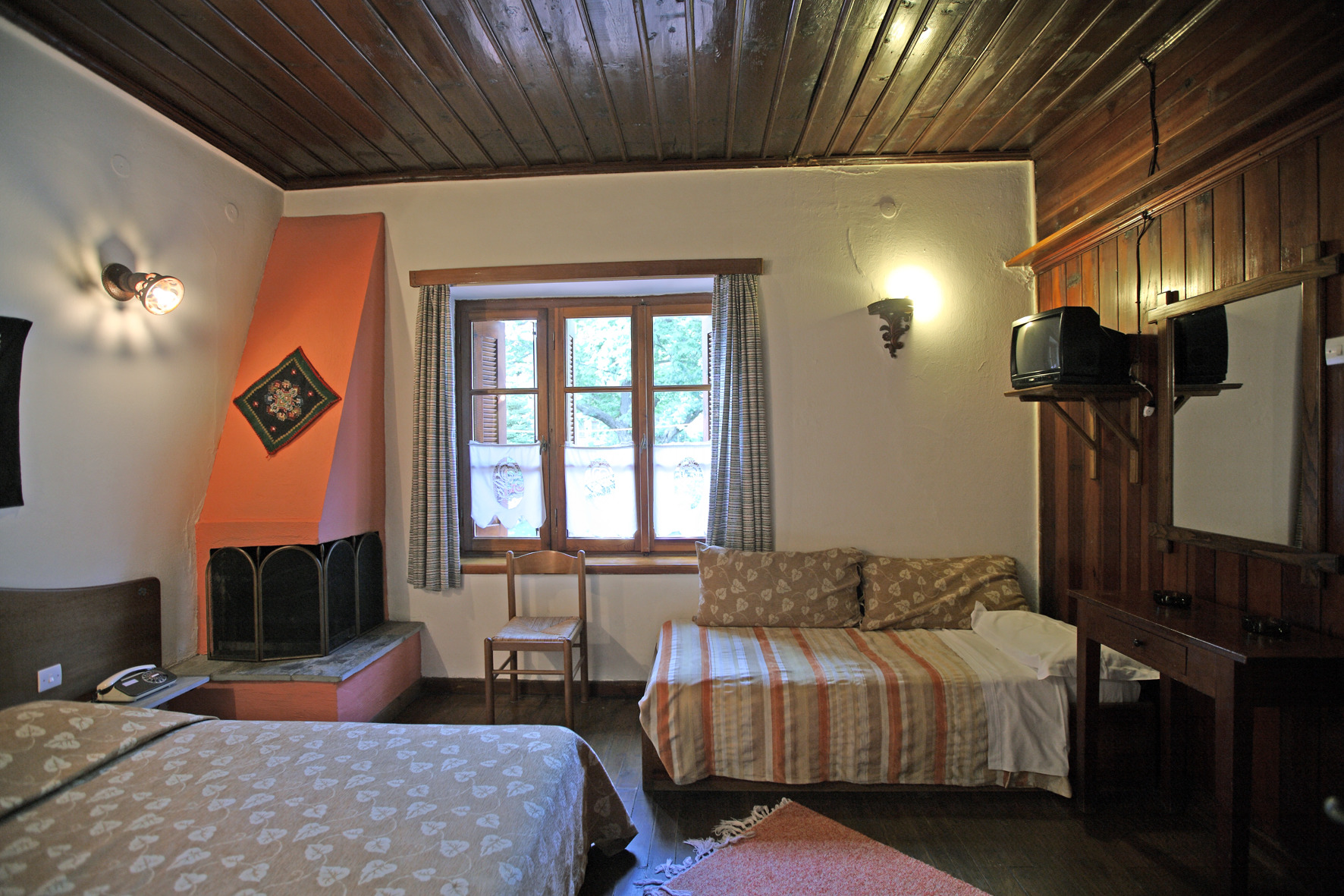 Hotel Galaxias Мецовон Экстерьер фото