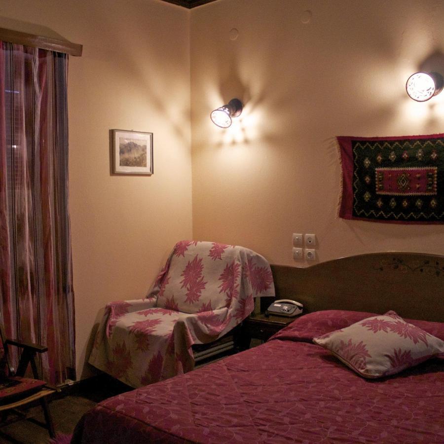 Hotel Galaxias Мецовон Номер фото